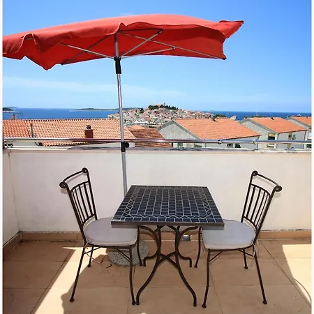 Lav Πανσιόν Primošten