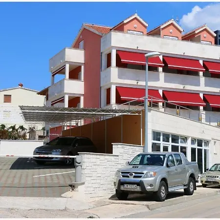 Guest house Lav 3*