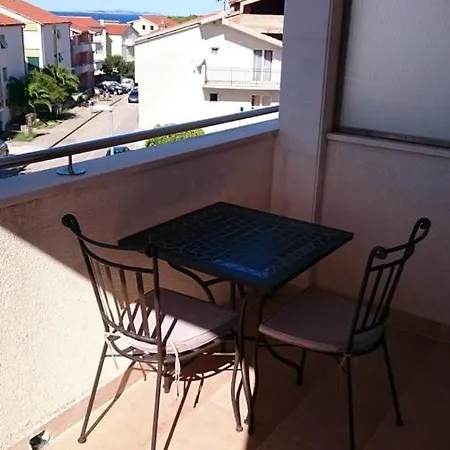 Πανσιόν Lav Primošten