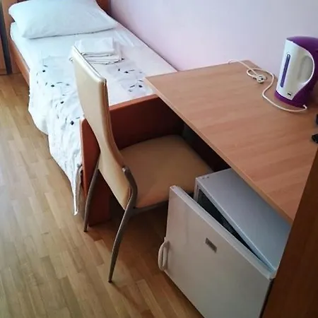 Πανσιόν Lav