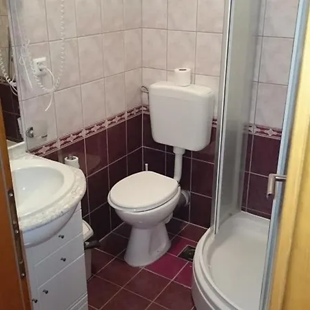 Lav Guest house