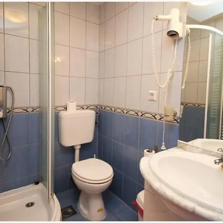 Lav Gasthof Primošten