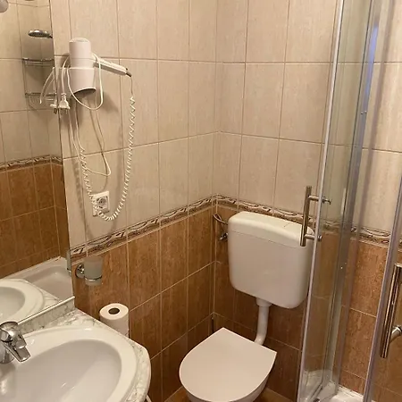 Lav Penzion 3*
