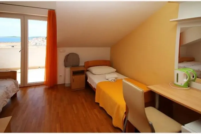 Lav 3* 프리모스턴