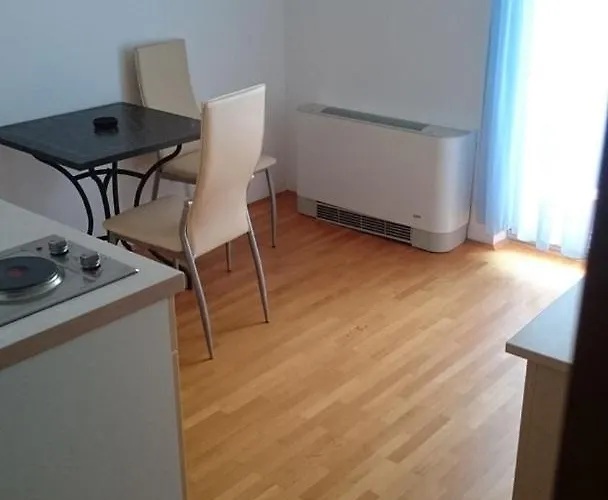 게스트하우스 Lav 3*