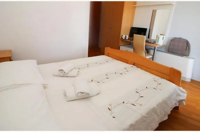 Lav 3* 프리모스턴